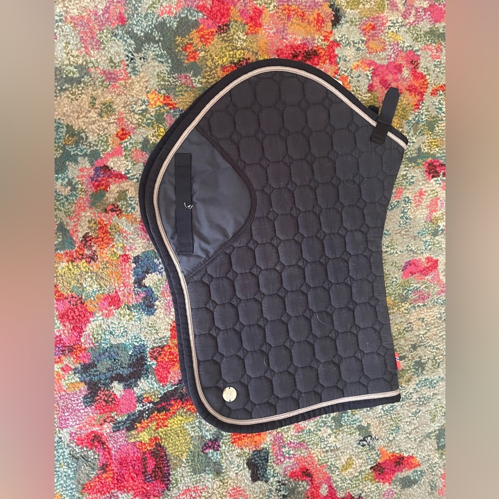 Super cute navy saddle pad